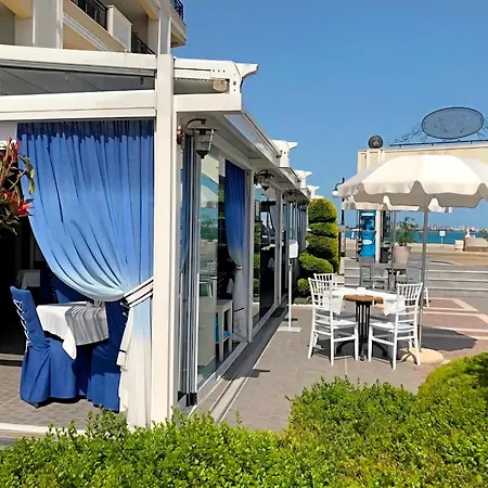 Elegant Beachfront At Apartamento