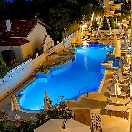 Elegant Beachfront At Apartamento Pomorie