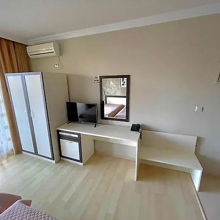 Elegant Beachfront At Pomorie