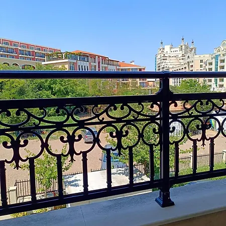 Apartamento Elegant Beachfront At